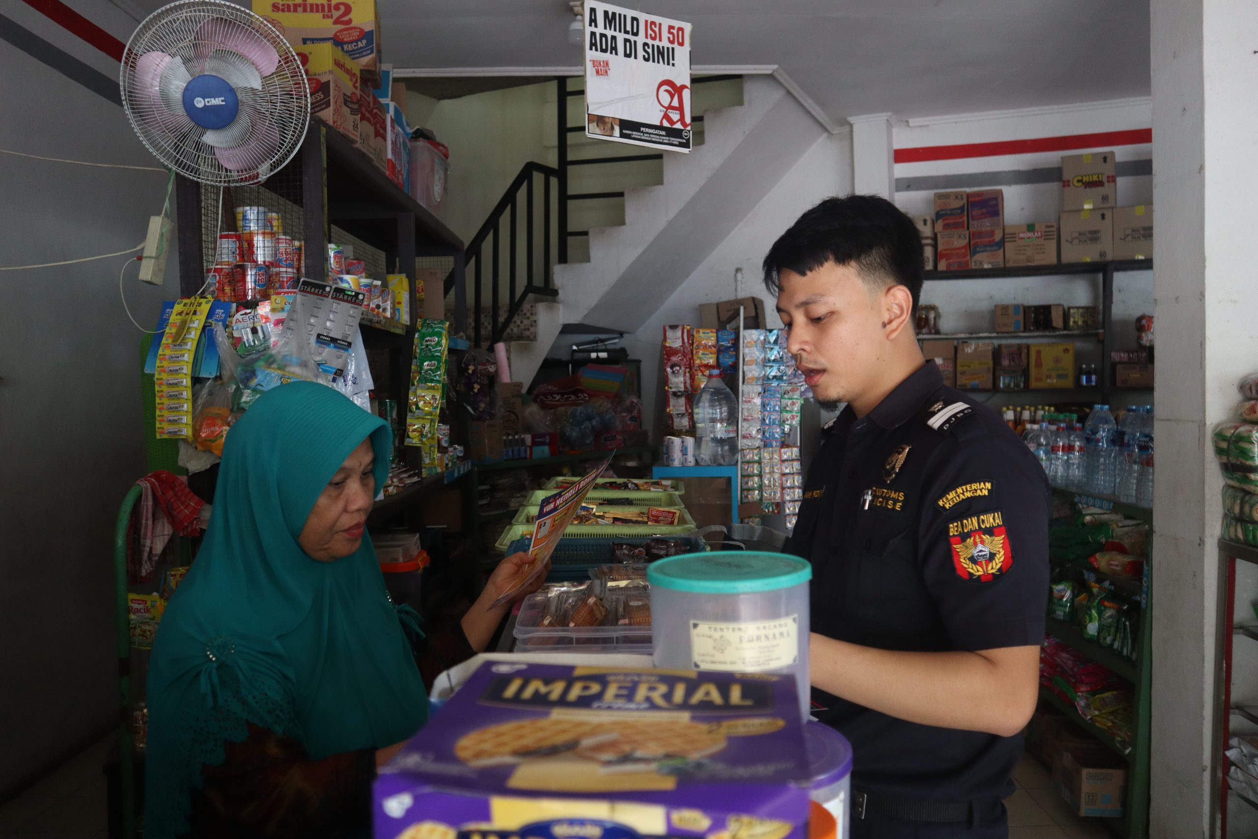 Sosialisasi Identifikasi Rokok legal di Bandar Lampung